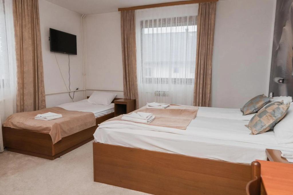 Hotel Damis — 5