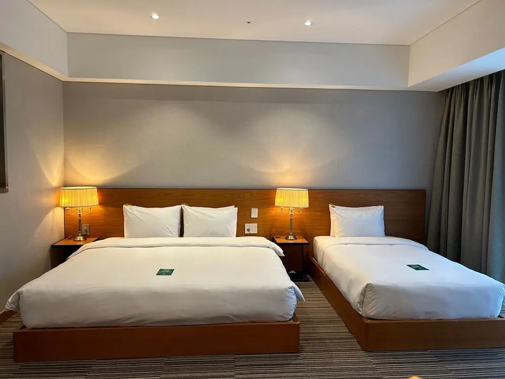 1 Bedroom Deluxe Triple room