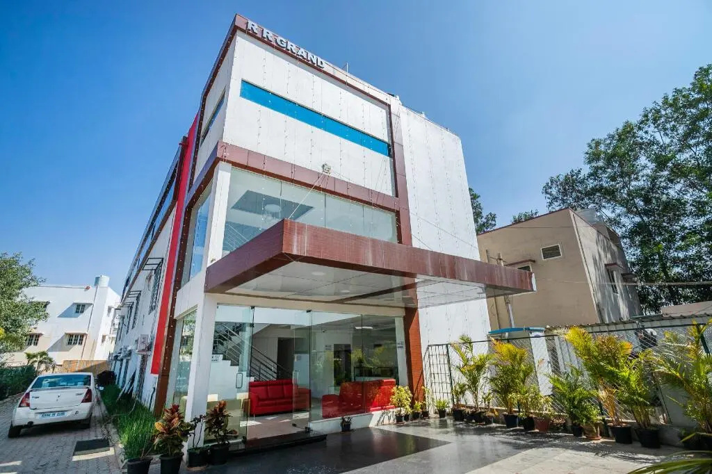 Hotel Cosmopolitan By OYO Rooms