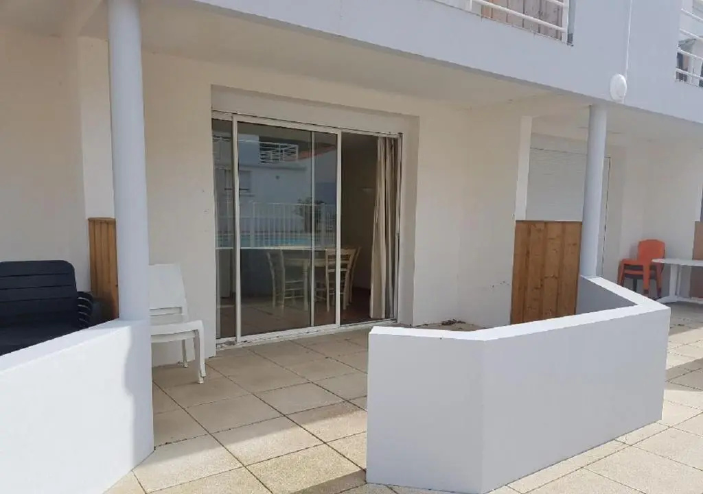 LOGEMENT T2 PMR piscine Privée 400m de la Plage