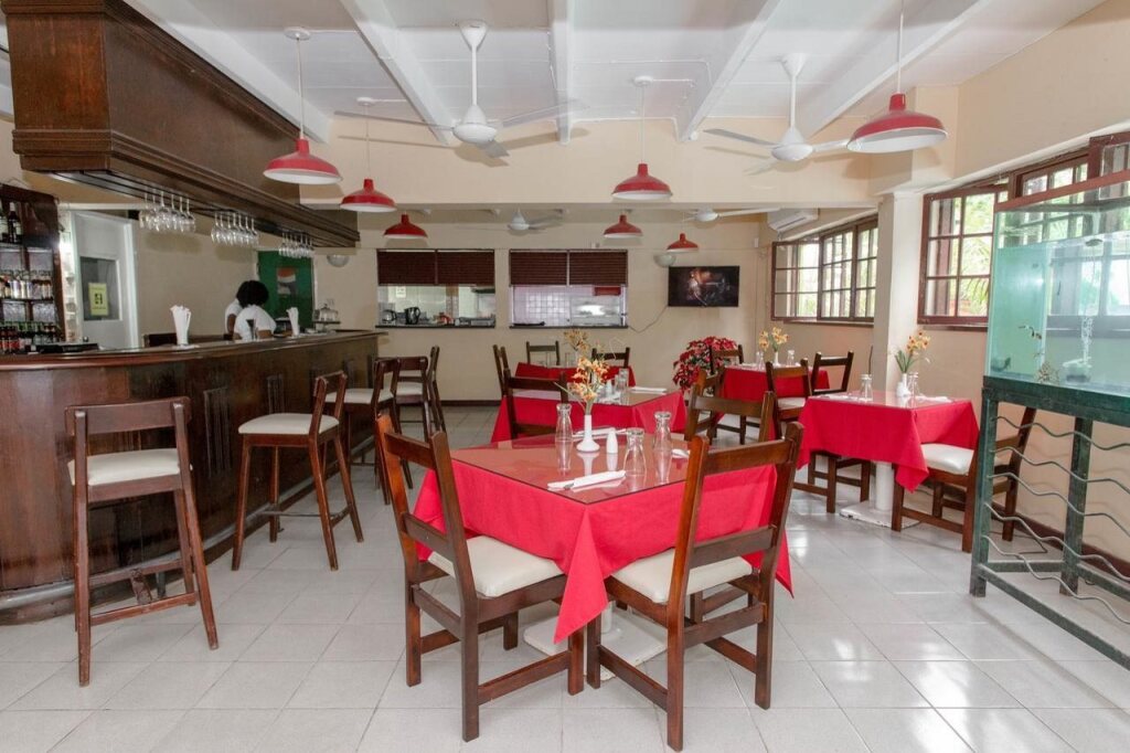 Pineapple Court Hotel by null