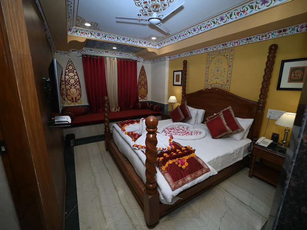1 Bedroom Royal Suite