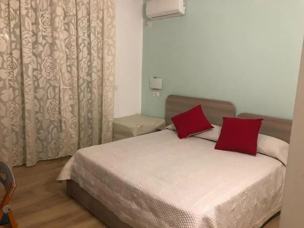 Standard Double room with balcony (full double bed)