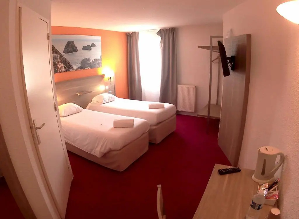 Standard Double room with partial sea view (full double bed)