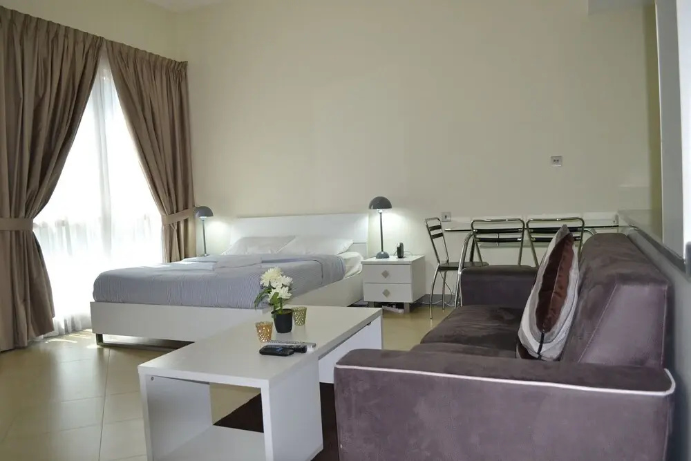 Alia -Bright furnished studio near metro