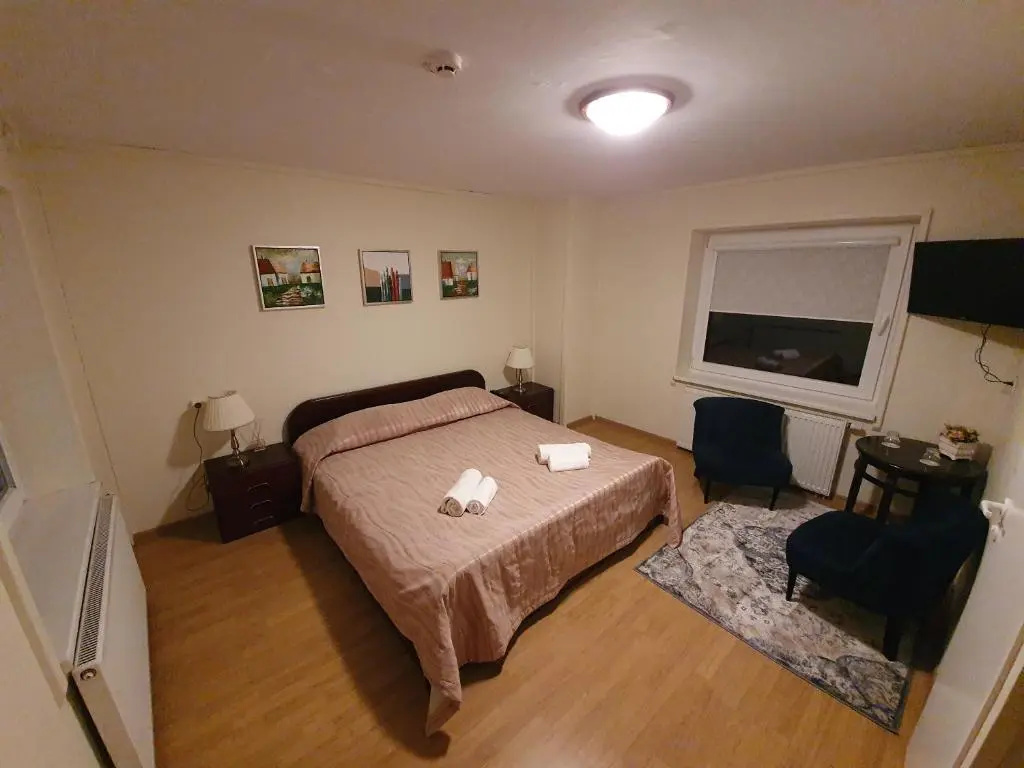 Economy room