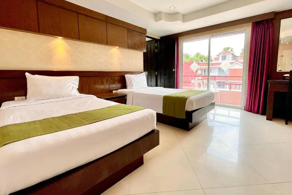 Rayaburi Hotel Patong - Chambres