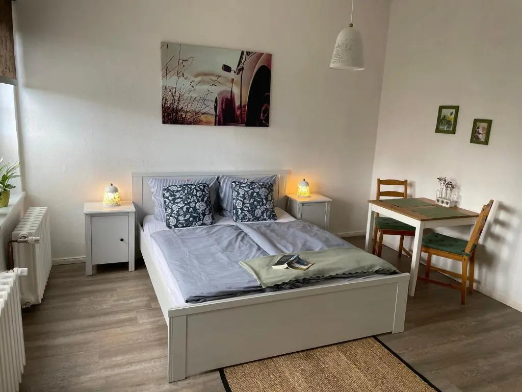 花園景標準雙人房，配備雙人床