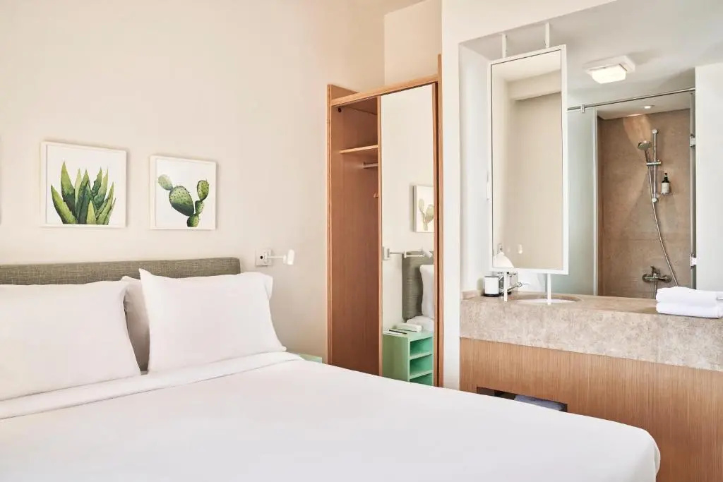 Standard Double room (full double bed)