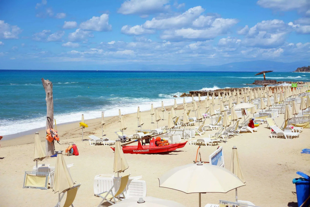 Beach & Waterfront