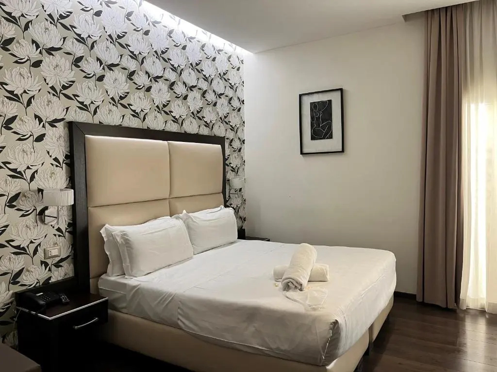 Deluxe Double room (full double bed)