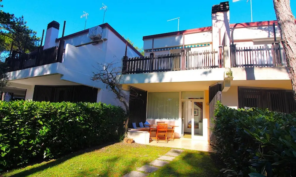 Retreat in Lignano by the Pool