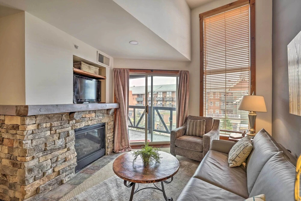 Ski-in/out Condo in Snowshoe Mountain Resort!