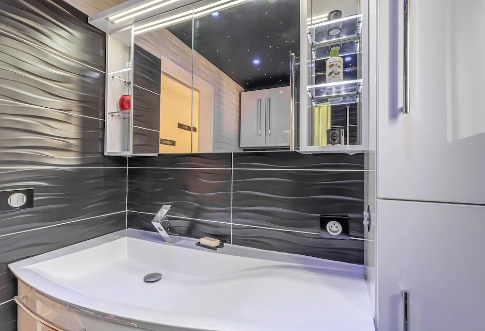 Afficher la photo 7 — Stunning Renovated 1-bedroom Breathtaking View