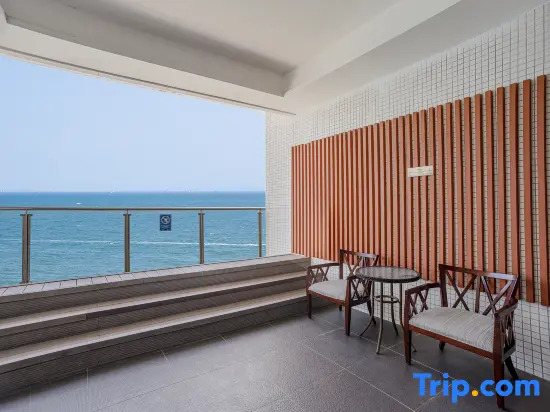 Двухместный номер Grand с видом на море двуспальная кровать в Country Garden Silver Beach Hotel