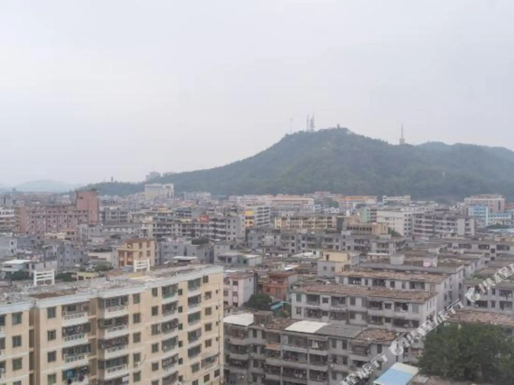 Bai Li Holiday Hotel (Enping Aofeng Square)