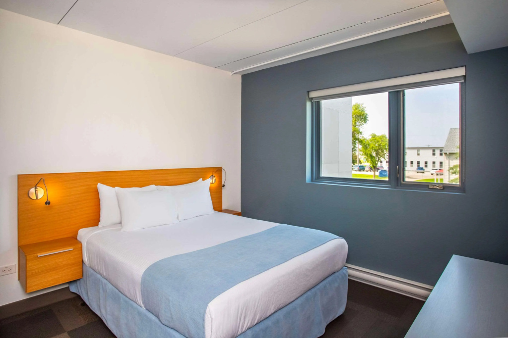 Barker Suites Southport — 4