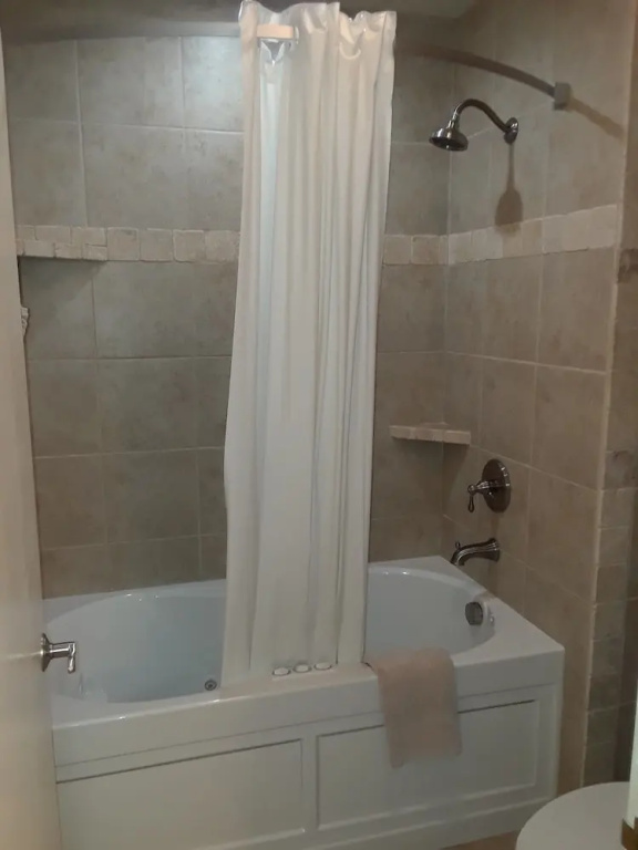 Double Suite (full double bed)