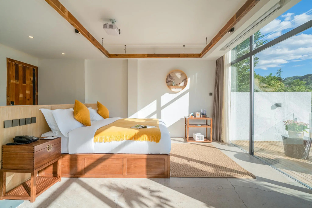 Standard Double room with view (full double bed)