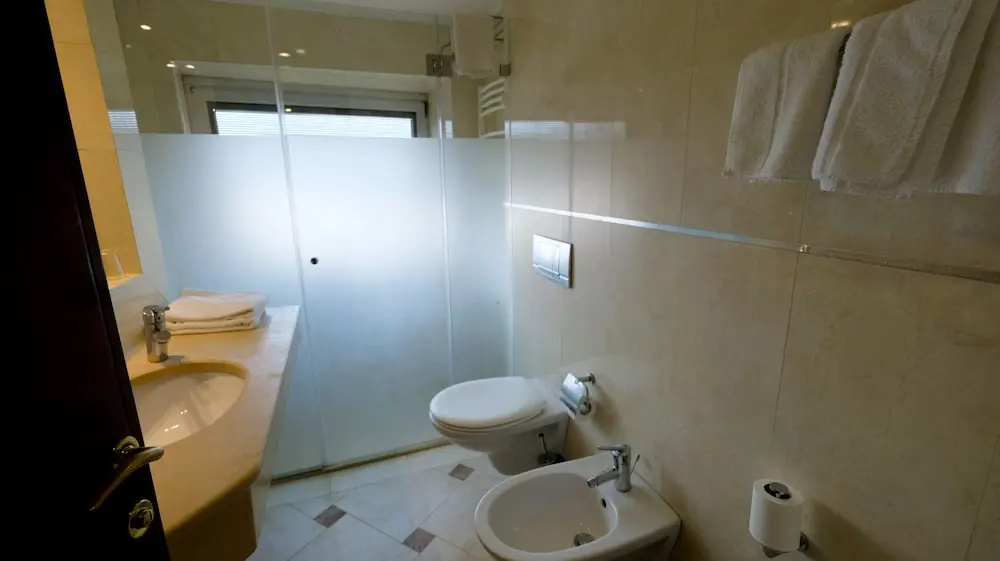 Double Suite with garden view (full double bed)