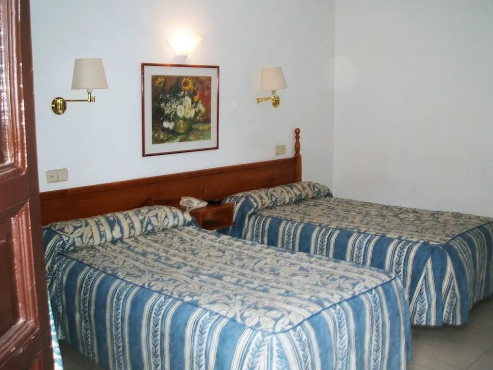 Standard Double room with balcony and with city view (full double bed)