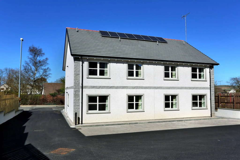 Bright Birchlee Home in Inverurie, Scotland