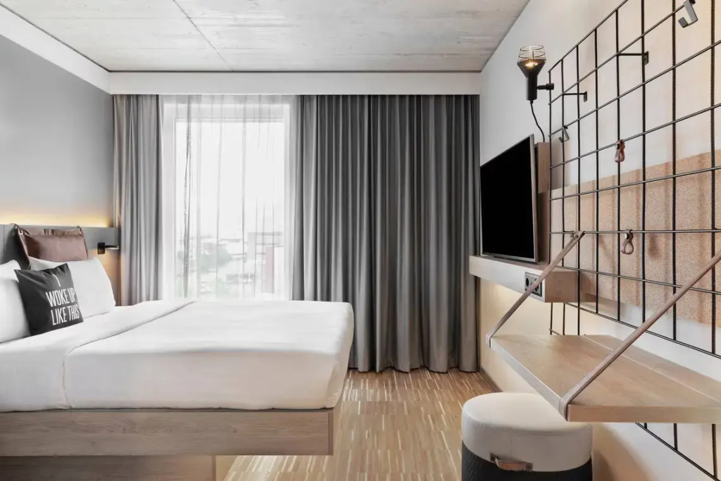 Standard Double room (full double bed)