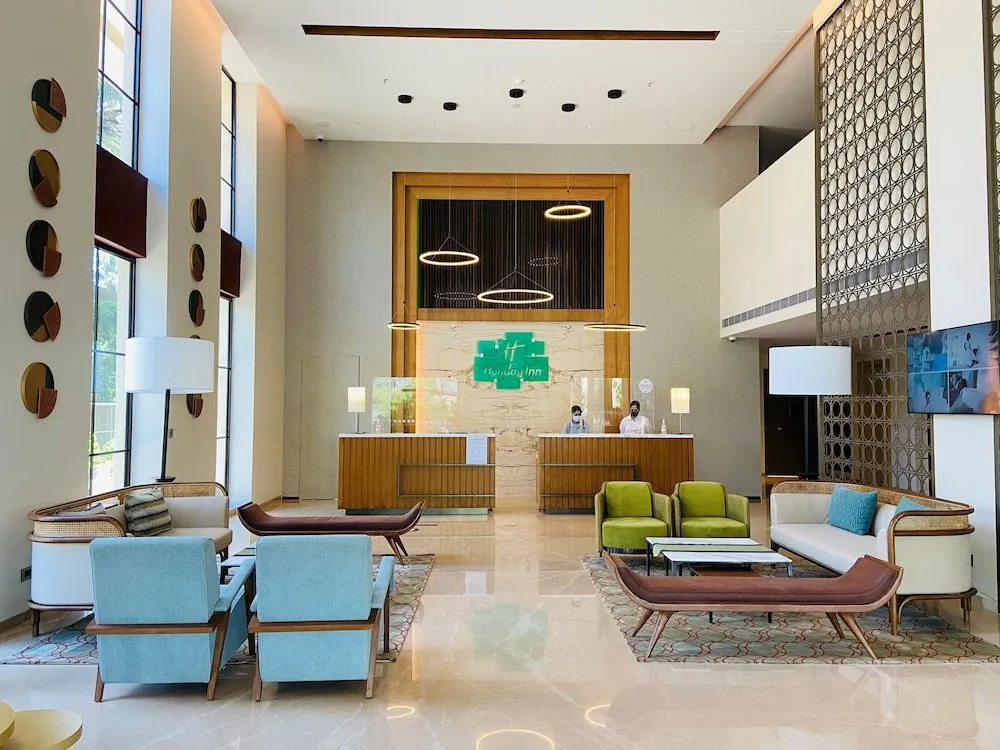 Lobby & Reception