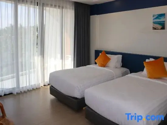 Deluxe Double room with pool view (twin beds)
