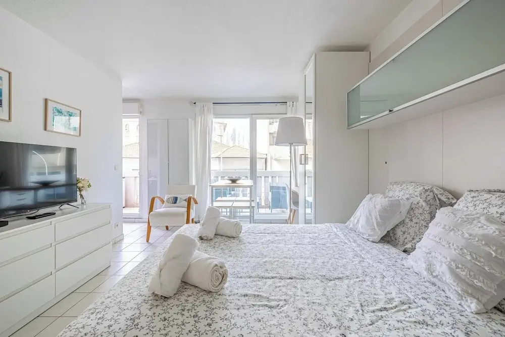 Charming Studio With Balcony & Pool -heart of Nice — фото