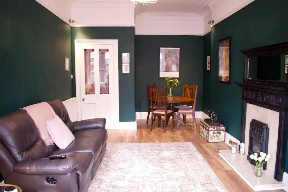 2 Bedroom Apartment Near Murrayfield