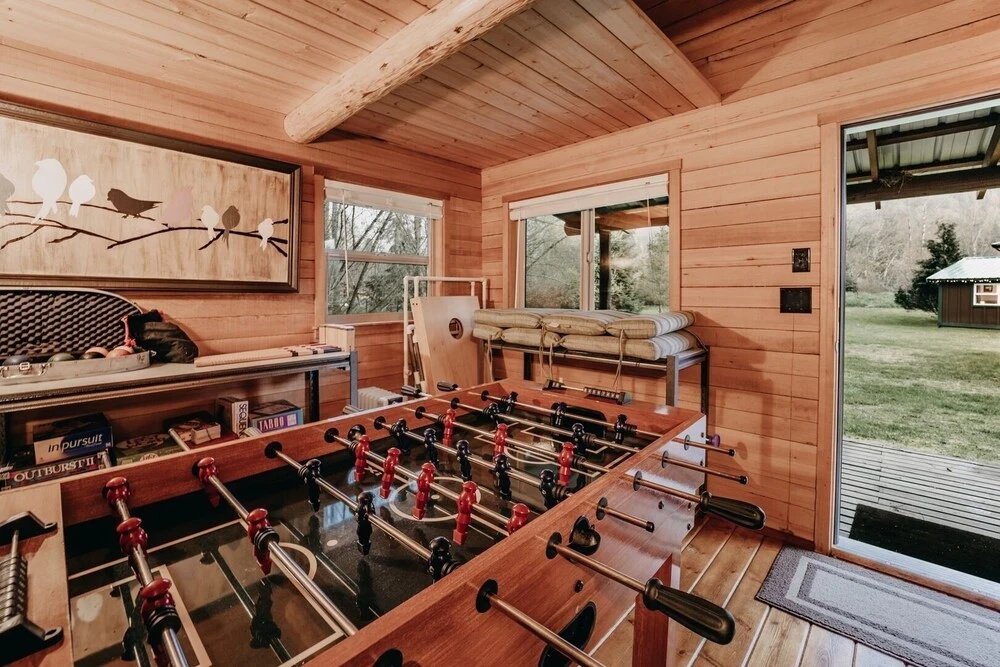 71mf- Rustic - Pets Ok - Sleeps 4 1 Bedroom Cabin by RedAwning