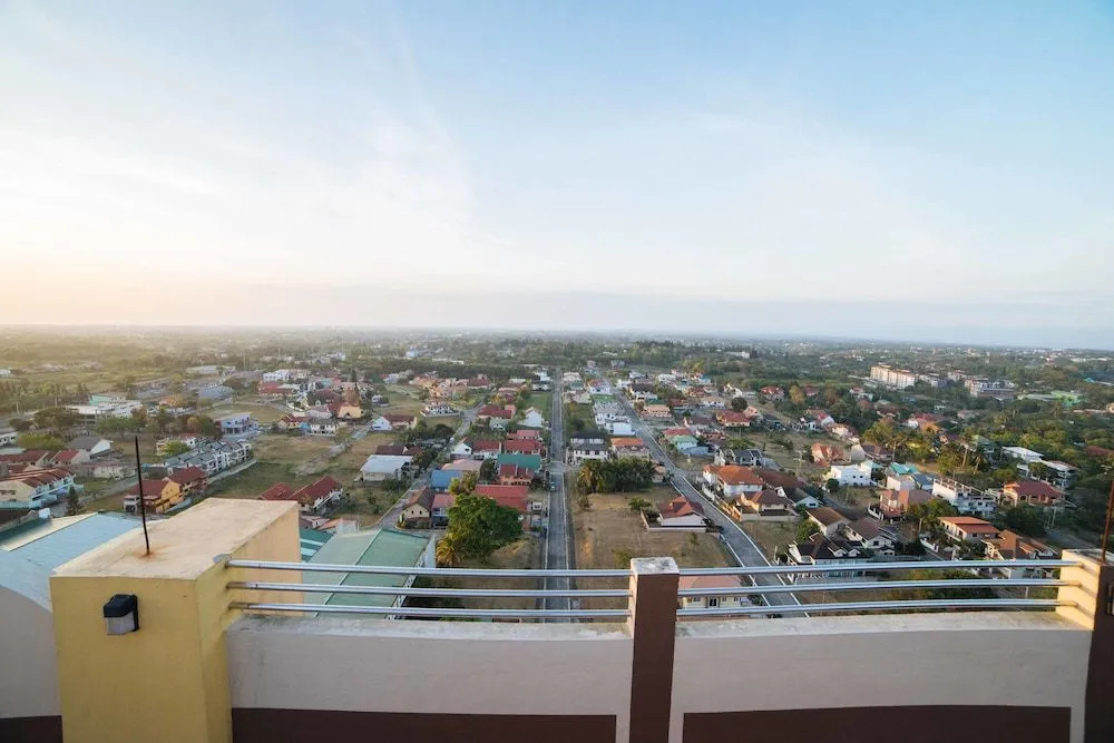 RedDoorz Premium @ Cityland Tagaytay 2