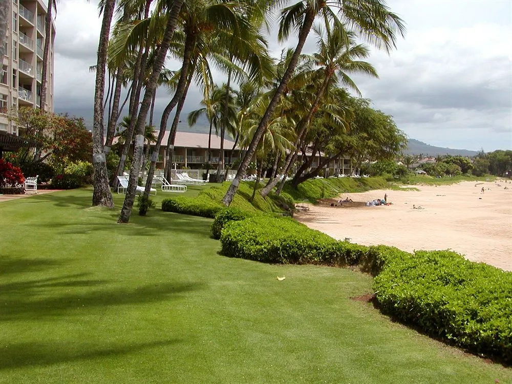 Hale Pau Hana Beach Resort - Général