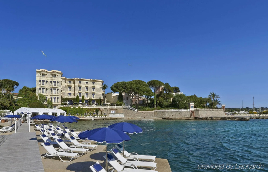 Beach & Waterfront