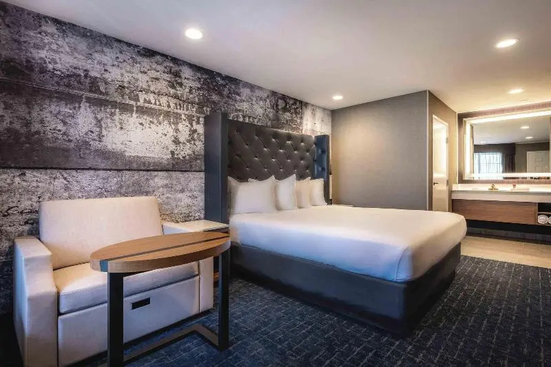Anaheim Camelot Inn & Suites - Chambres