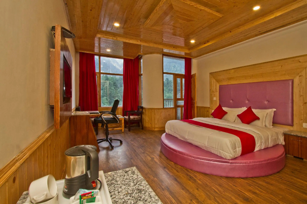 Standard room with river view