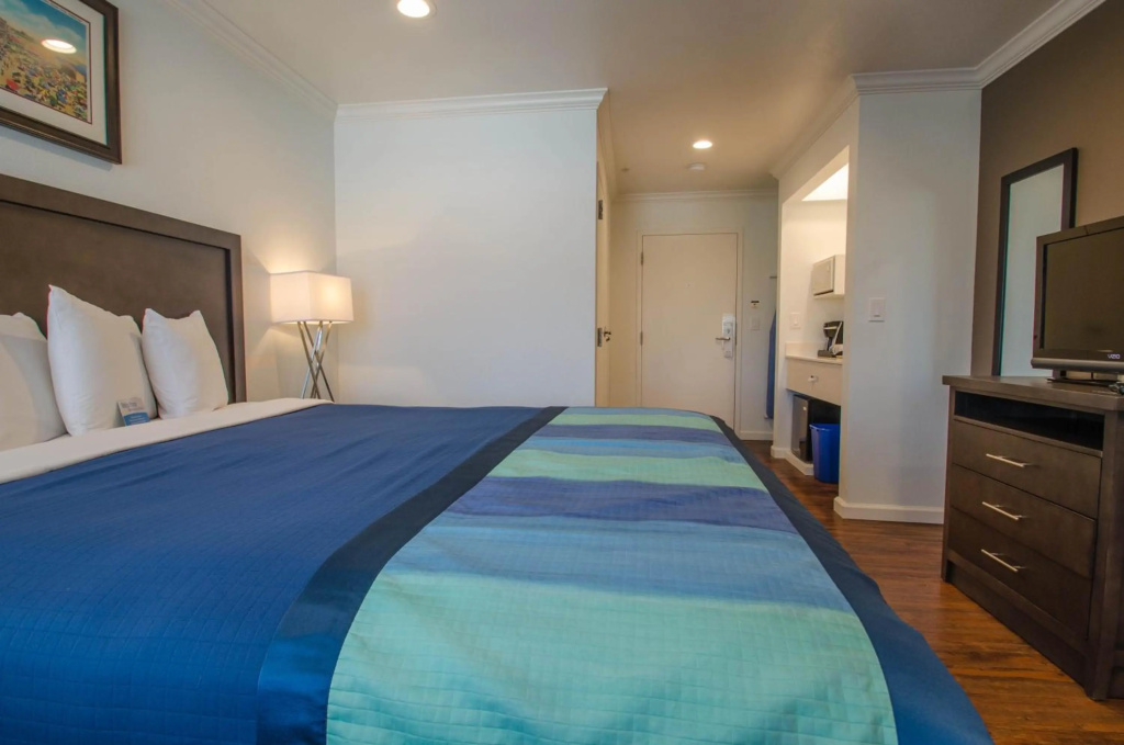 Continental Inn — 4