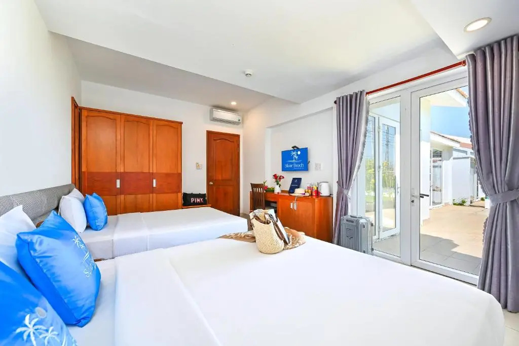 2 Bedrooms Villa with garden view