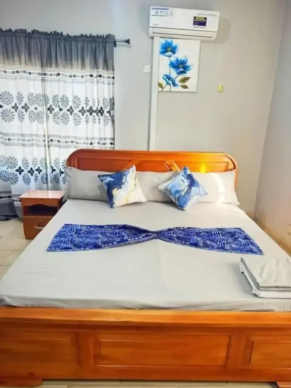 Standard Triple room with city view