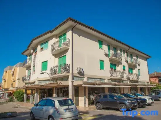 Downtown Apartment by the Beach
