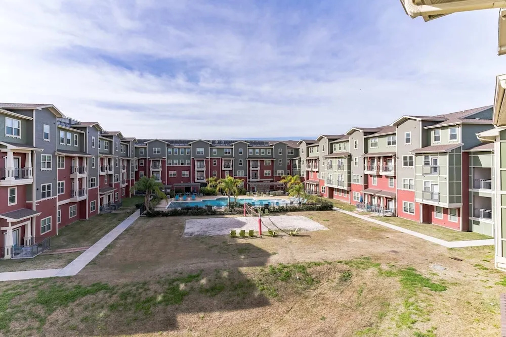 East DT Houston Getaway Near Parks and Restaurants