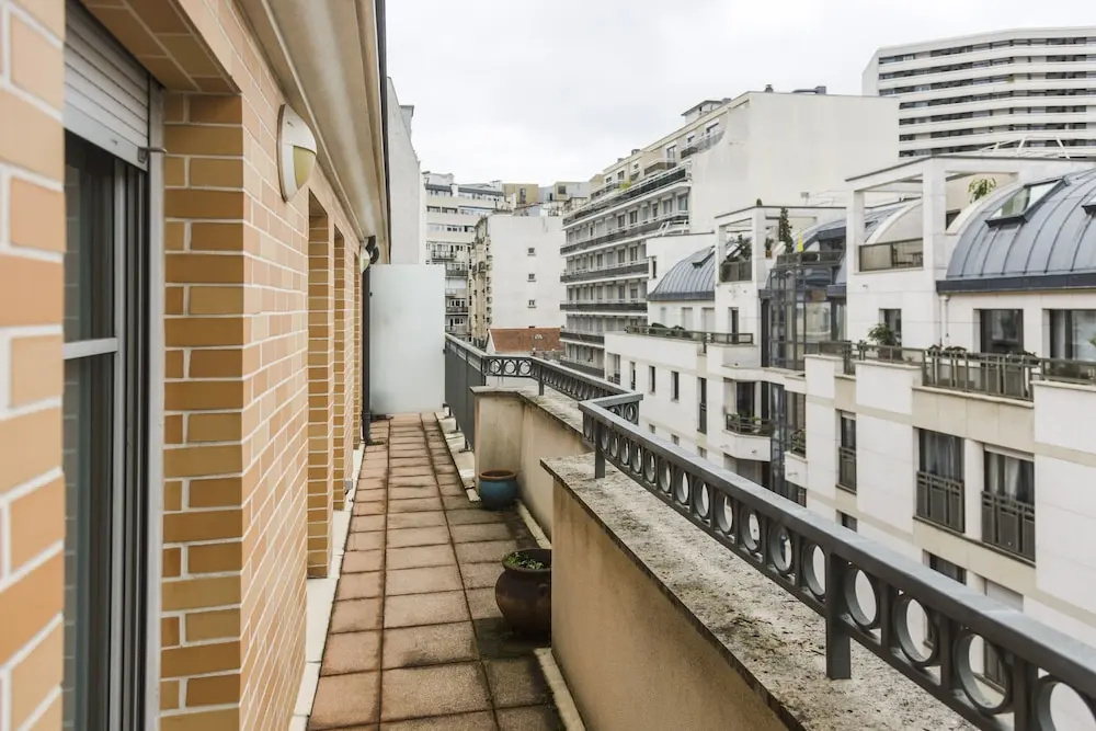 Europea Paris Center Beaudelaire