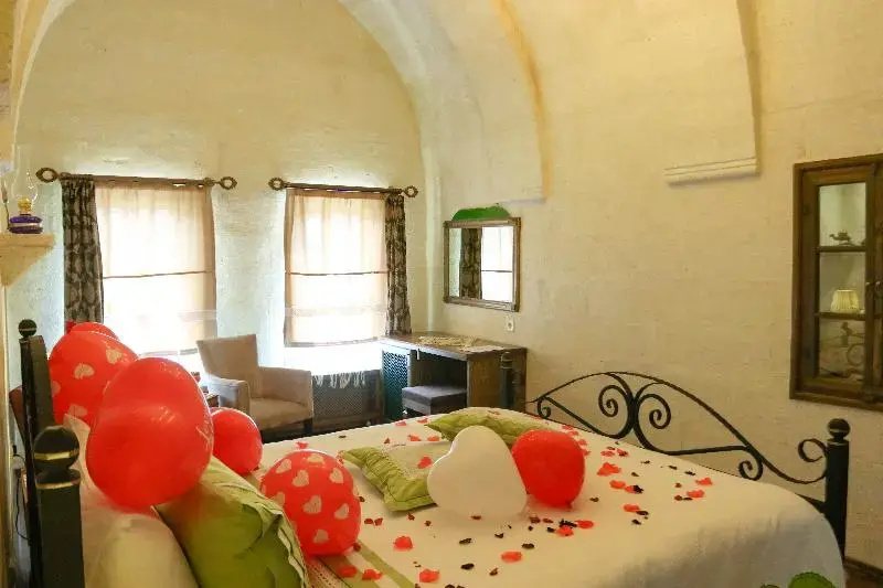 Deluxe Double room with balcony (full double bed)