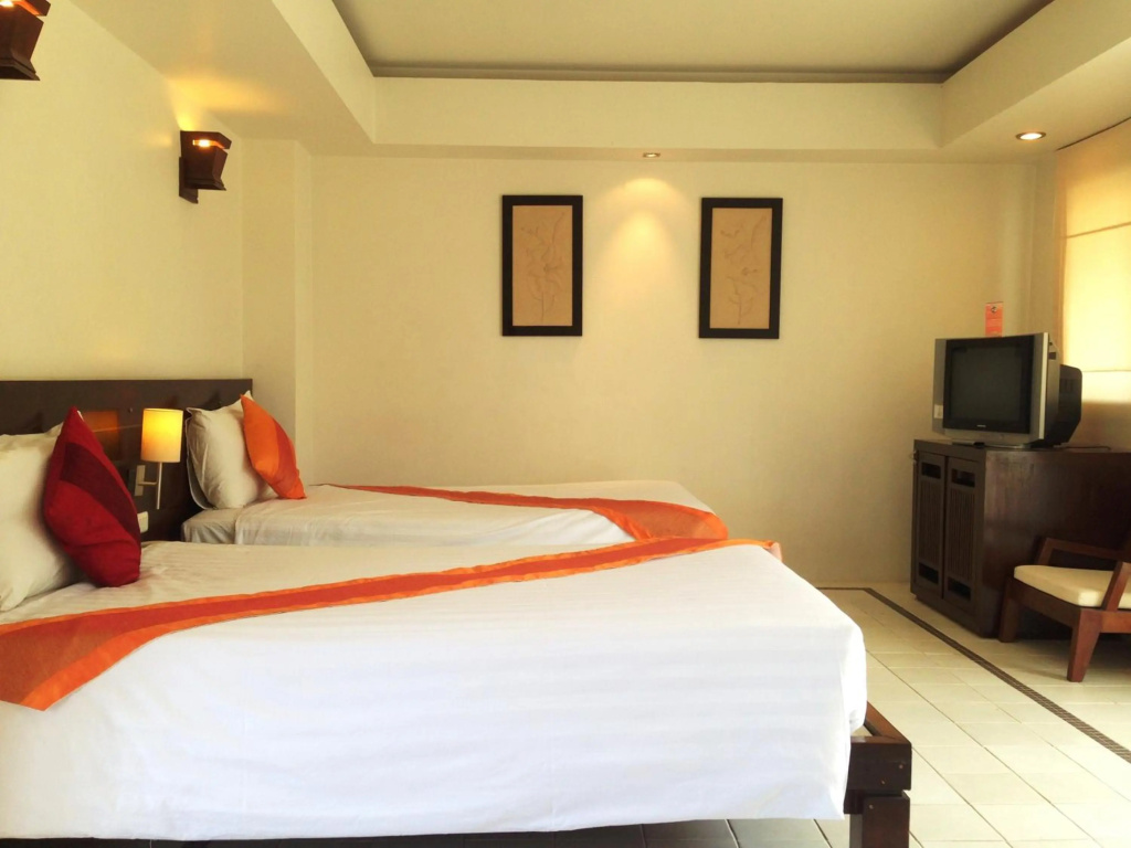 Evergreen Resort — 4
