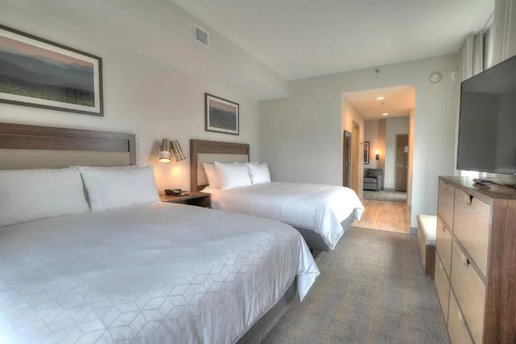 1 Bedroom Quadruple Suite with balcony