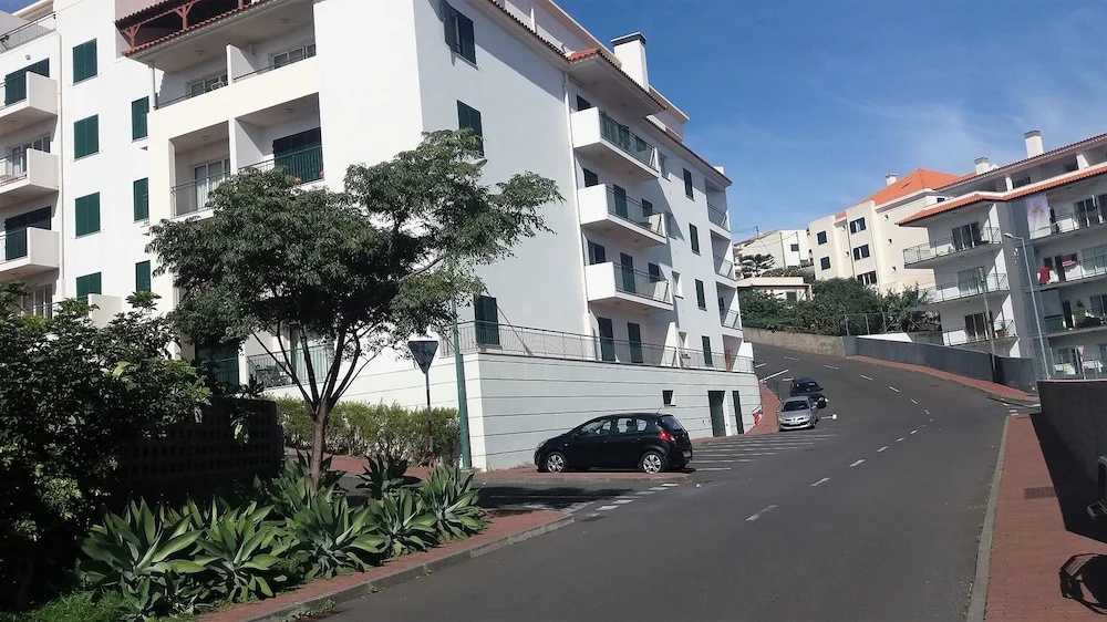 Apartment With one Bedroom in Caniço, With Wonderful sea View, Enclose