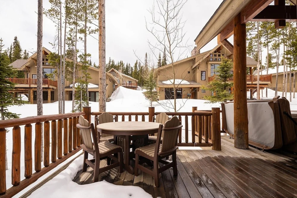 5 Hidden Trail 4 Bedroom Home by Moonlight Basin Lodging