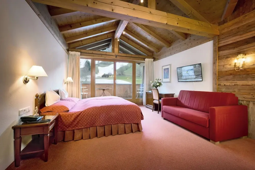 Deluxe Double room with balcony and with garden view (full double bed)