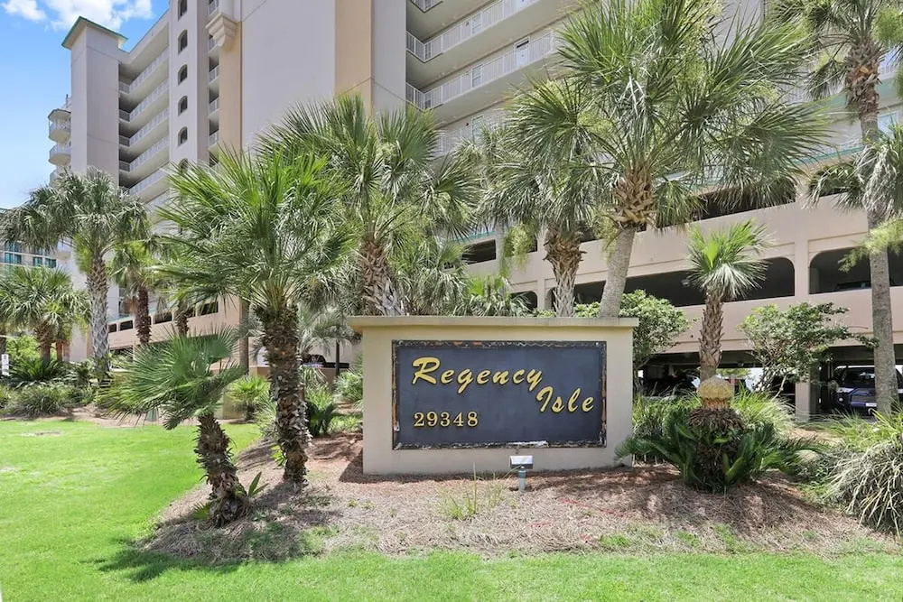 Regency Isle 806 2 BR 2 5 BA Gulf-front A